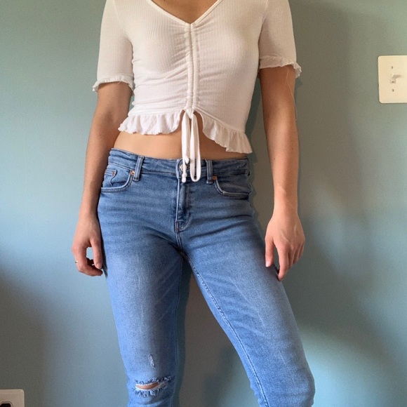 White Ruched Top 🤍 - Picture 2 of 4